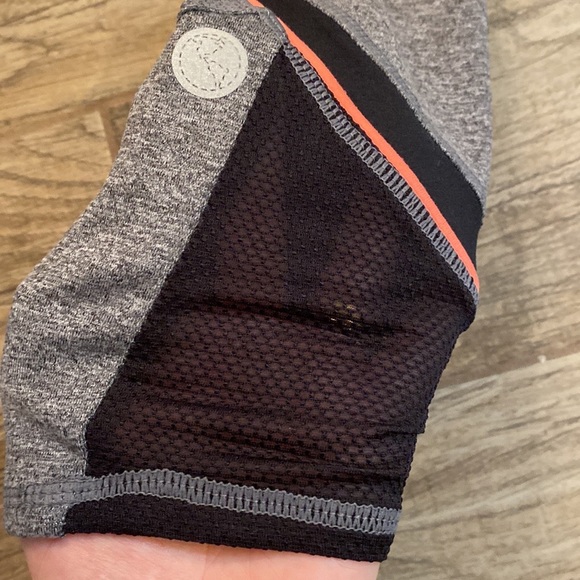 Grey activewear leggings - Picture 4 of 8